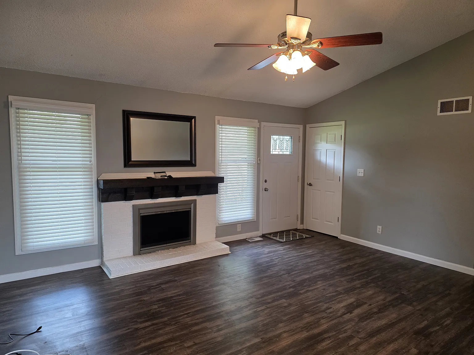 2 bed, 1140 sqft, $1,775 — Photo 2