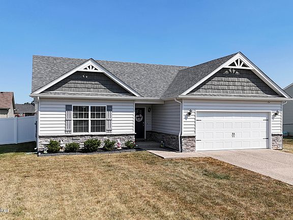 2nd image of 119 Boulders Ct W
