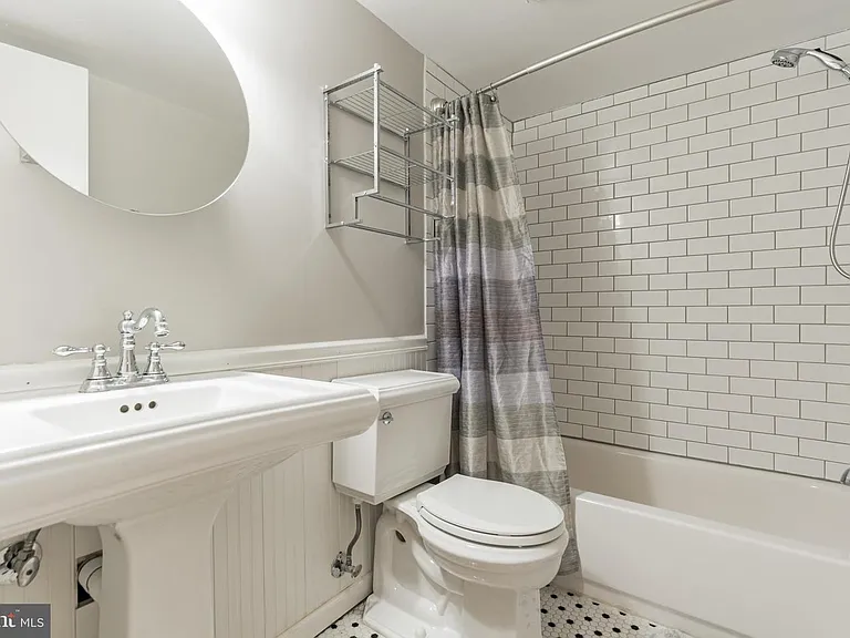 130 Roberts Ln #101 — Photo 21