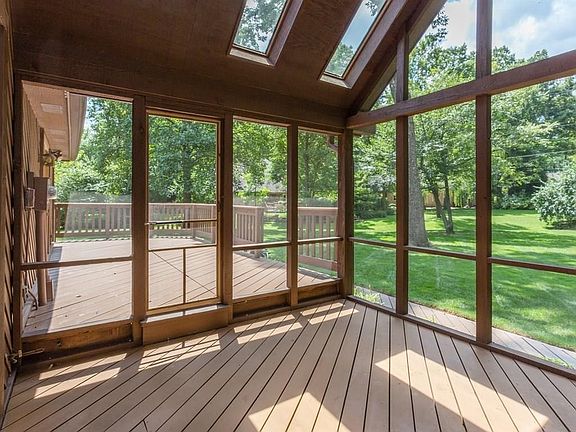 5th image of 5204 Mosswood Ct