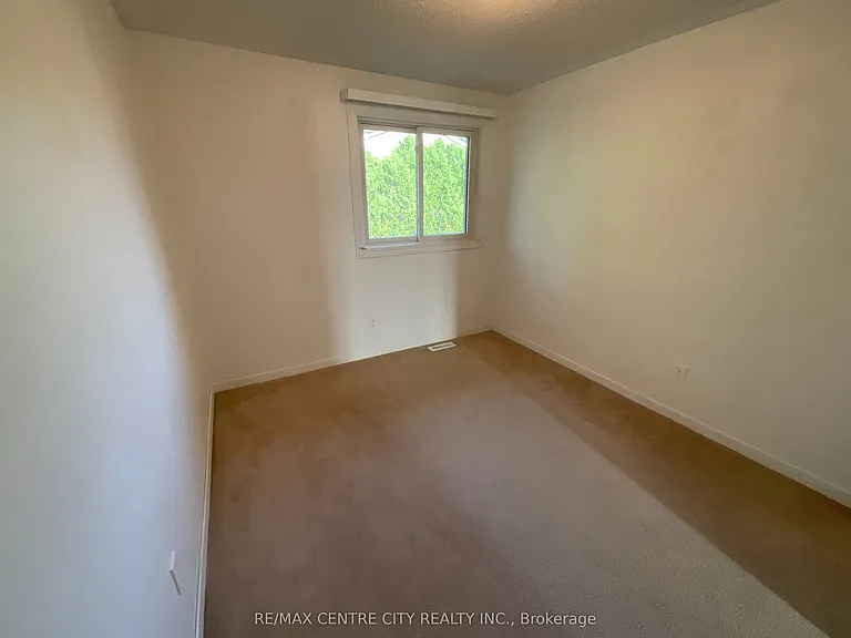 89 Highview Ave E #39 — Photo 15