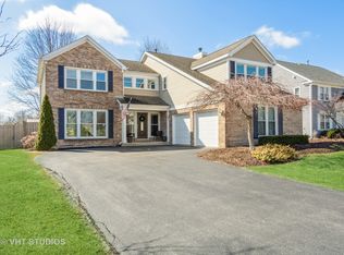 1011 Salceda Dr, Mundelein, IL 60060