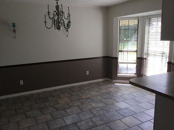 5th image of 403 Tony Dr