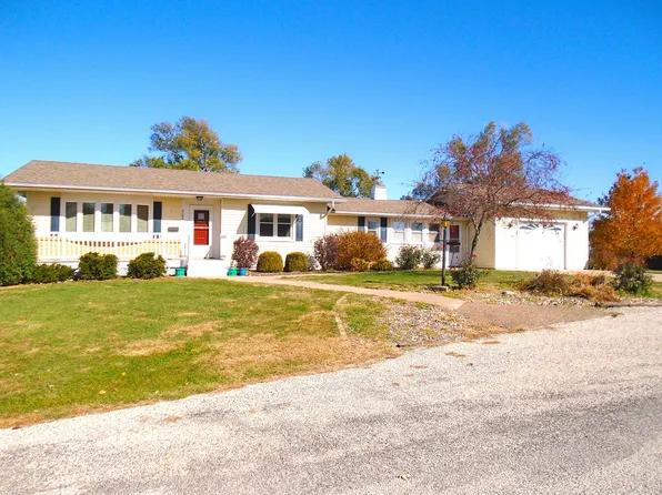 702 High St, Dixon, IA 52745