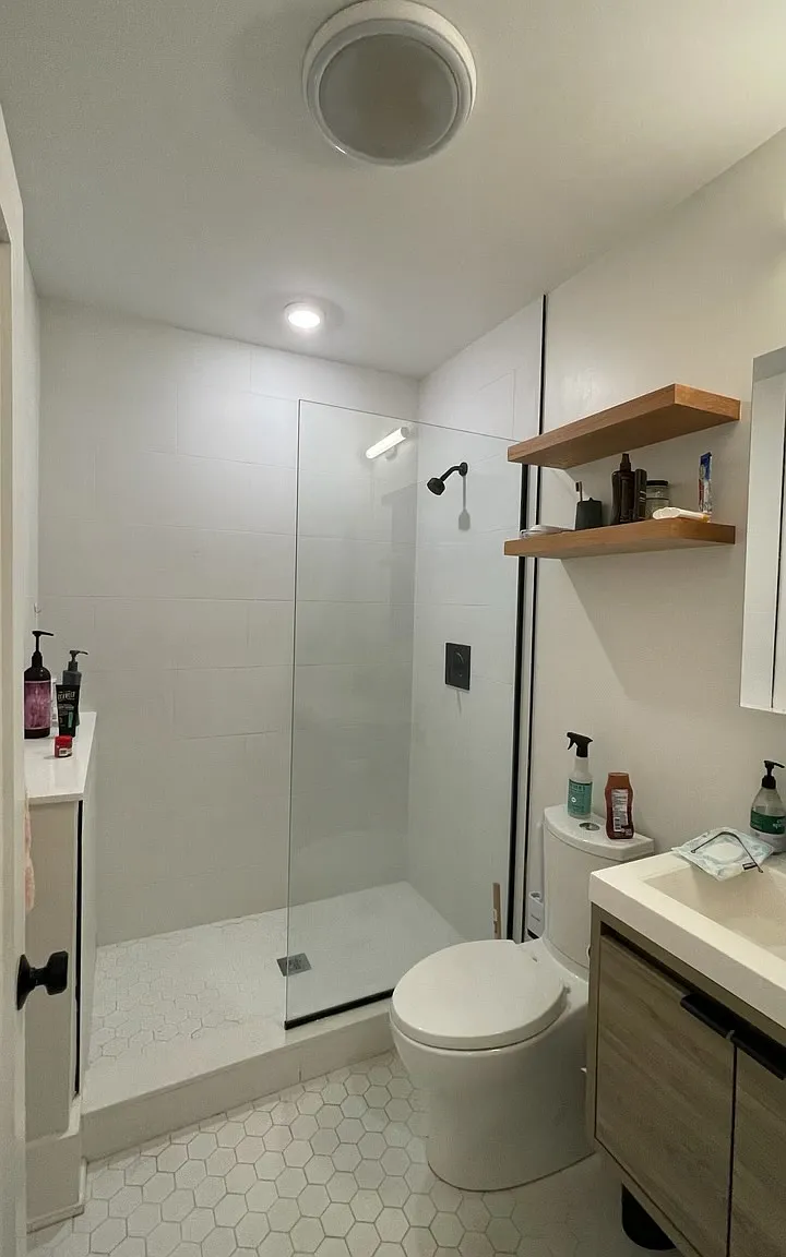Studio, 300 sqft, $1,799 — Photo 3