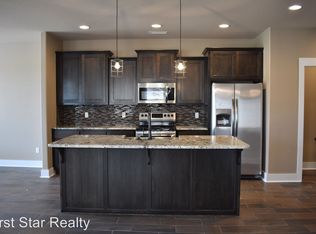812 N Malbec Rd, Fayetteville, AR 72704