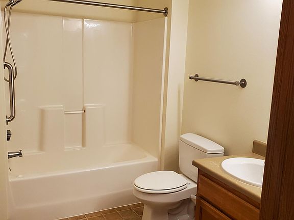 Spacious bathrooms (some have walk in showers vs tub/shower)