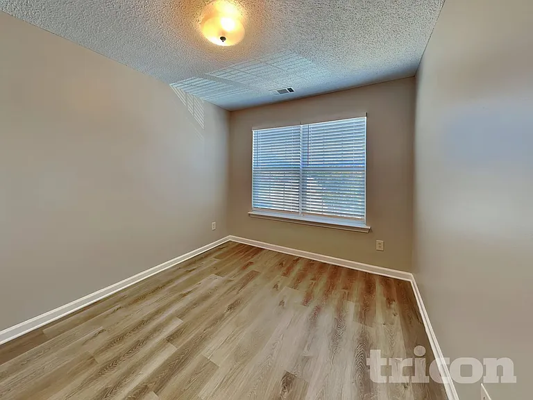 740 Parkway Rd — Photo 13