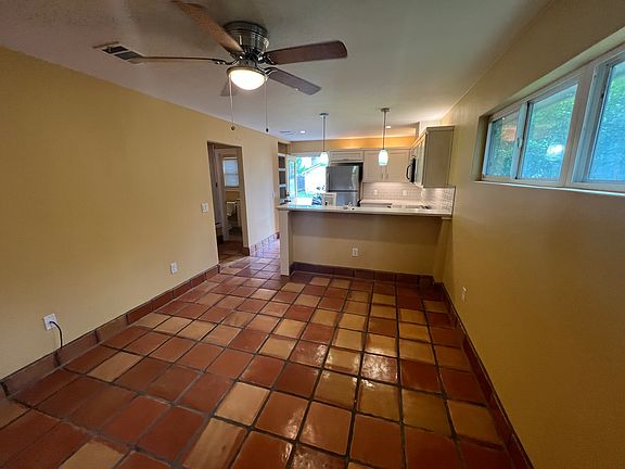 3rd image of 5013 Evans Ave #B