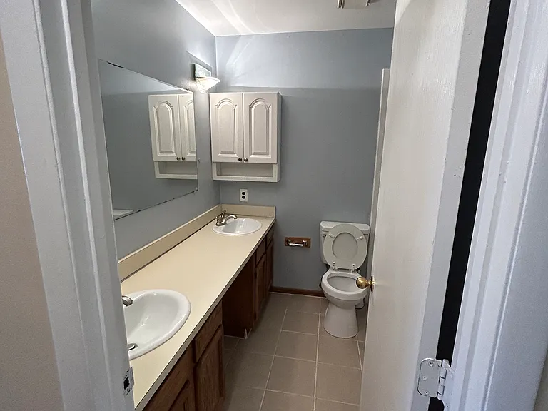 325 W Woodruff Ave — Photo 8