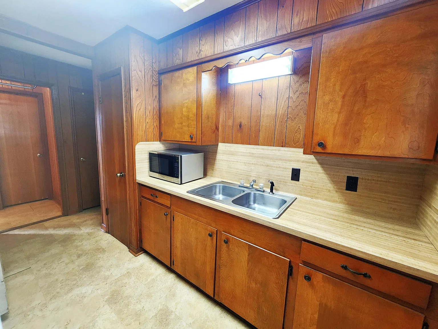 105 Fletcher Street - 8 — Photo 3