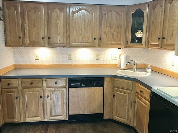 4th image of 101 Natick Cir