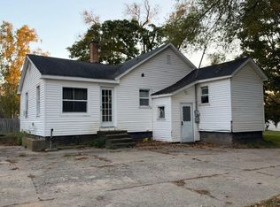 13016 S Mason Dr, Grant, MI 49327