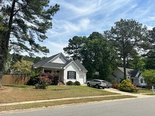 3 bed, 1321 sqft, $1,950 — Photo 3
