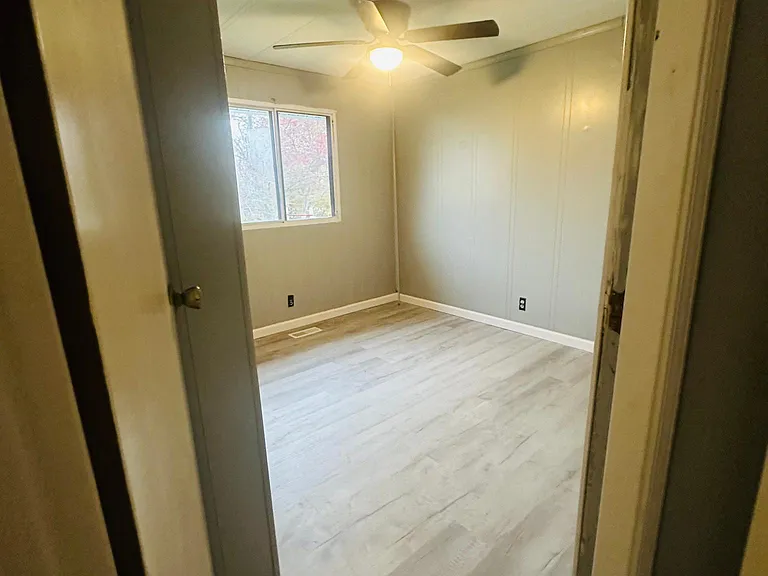 204 Phillips St — Photo 14