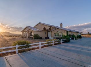 22472 Tinega Rd, Apple Valley, CA 92307