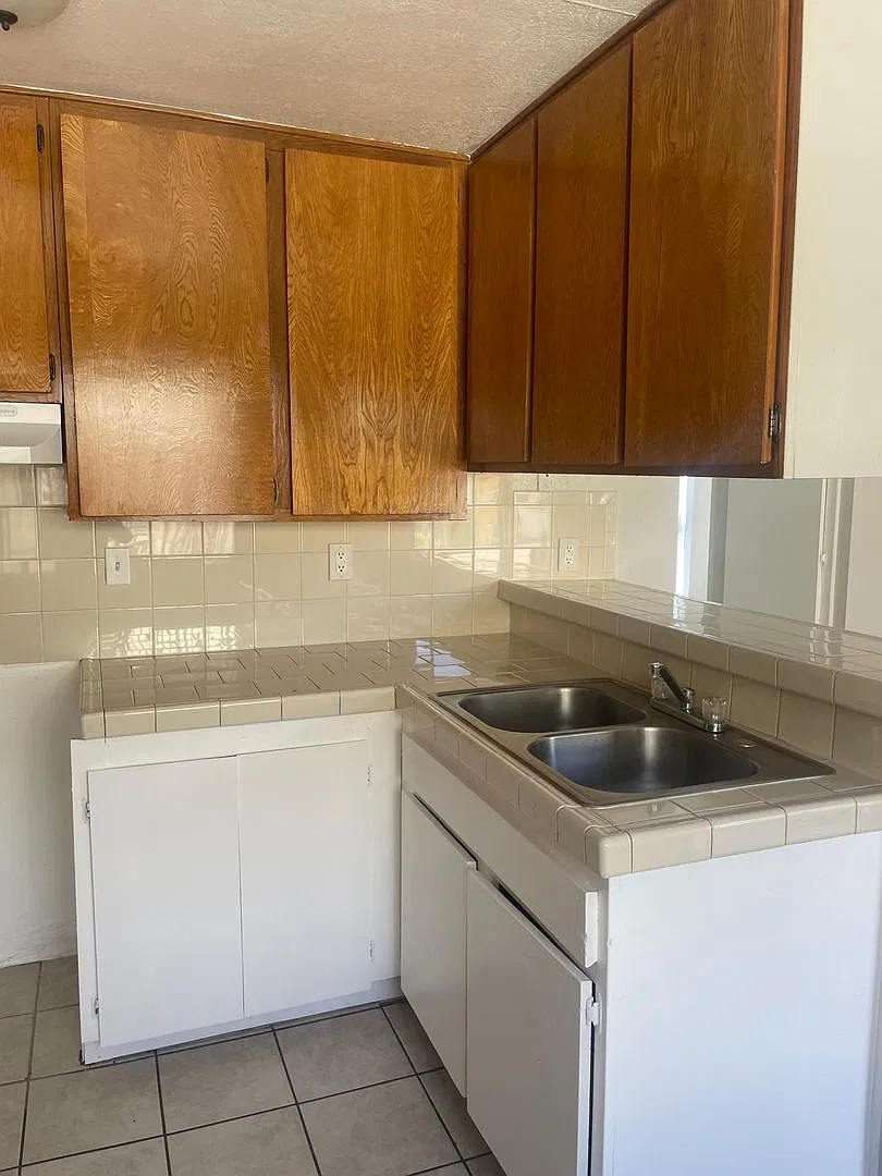 2 bd / 1 ba Apartment in Victorville — Photo 4