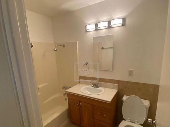 5th image of 52601 Avenida Herrera