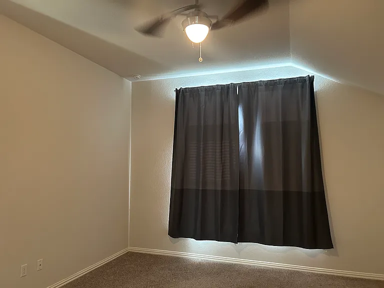 401 Carol Dr — Photo 6