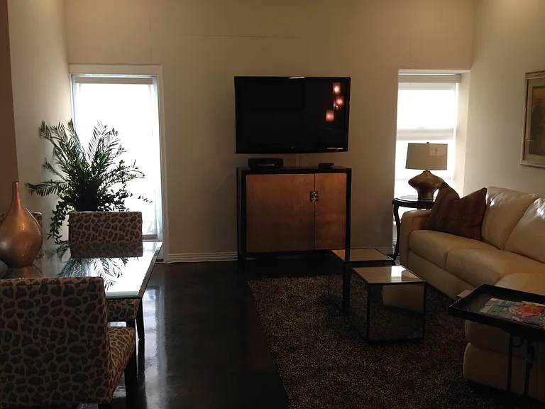 125 N Raymond Ave #409 — Photo 11
