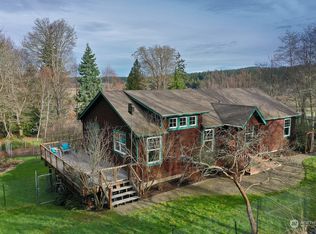 7440 Eagle Glen Ln, Clinton, WA 98236