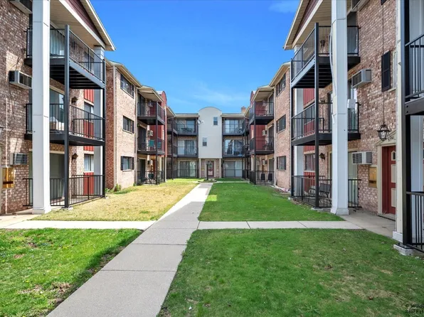 5345 N Delphia Ave APT 145S, Chicago, IL 60656