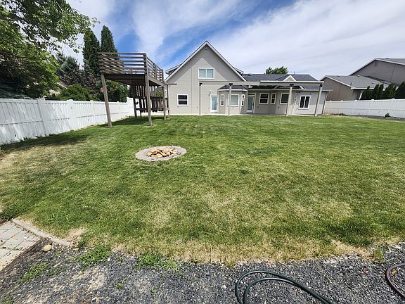 4th image of 2801 S Tagish Way