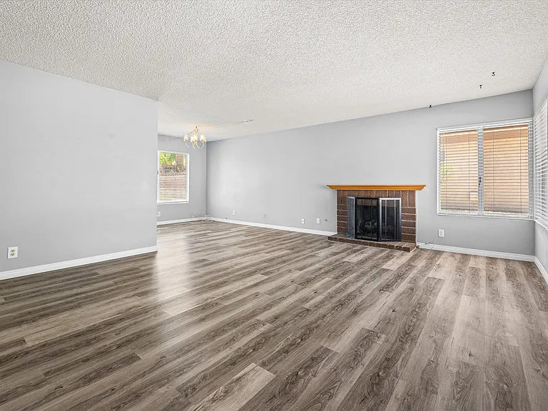 6951 Wedgewood Way — Photo 4