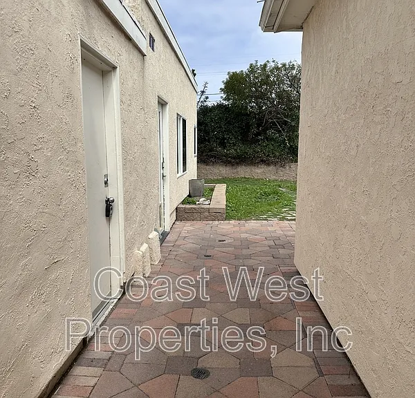 4062 Conrad Ave — Photo 24