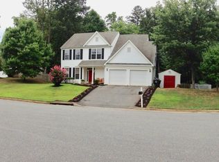 3215 S Chesterfield Ct, Charlottesville, VA 22911