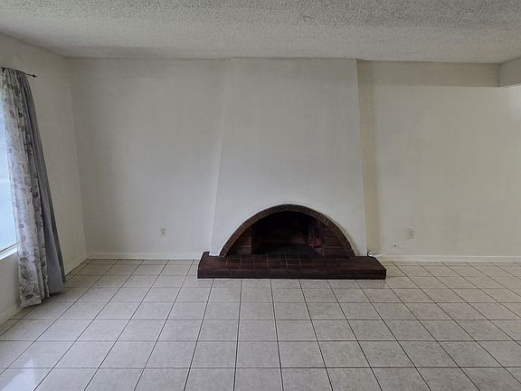 5th image of 1537 E Fairfield Ct #1
