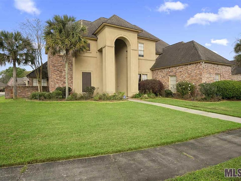 1st image of 18108 Forest Hills Dr