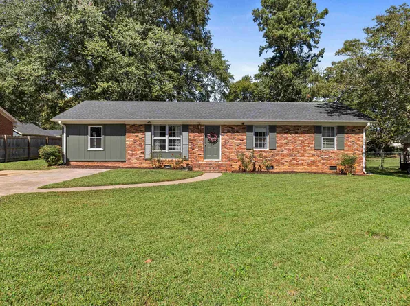 3 Embry St, Taylors, SC 29687