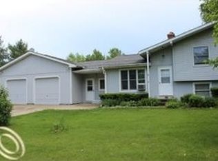5588 N Latson Rd, Howell, MI 48855