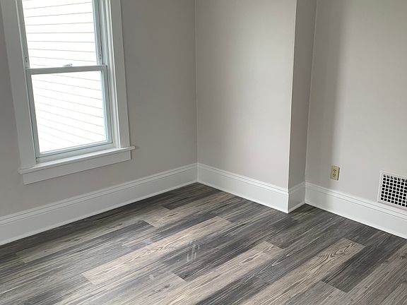 2nd image of 44 Liftbridge Ln E APT 3