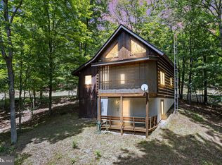 234 Hemlock Ct, Paw Paw, WV 25434