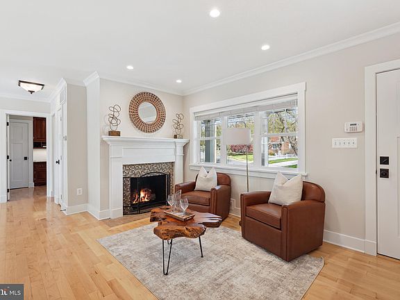 3rd image of 408 S Virginia Ave