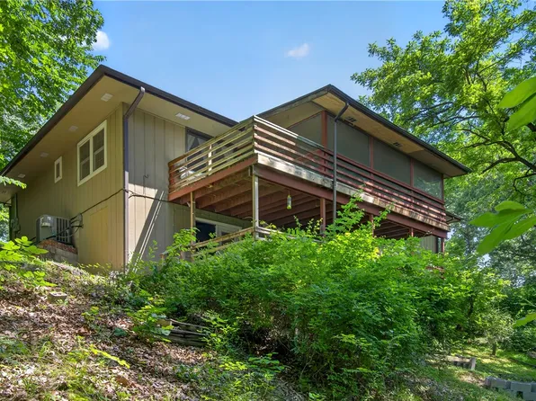 22 Hatcher Dr, Bella Vista, AR 72715
