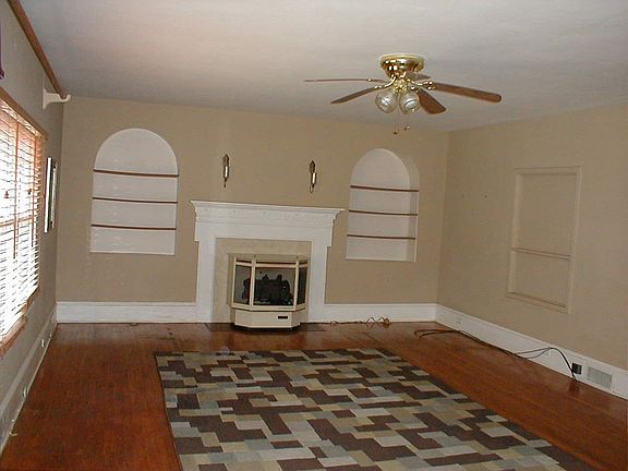 5th image of 271 Arlington St
