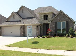 424 E 129th Pl S, Jenks, OK 74037