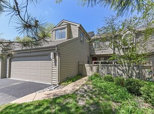 698 Golf Ln #698, Lake Barrington, IL 60010