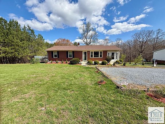 3rd image of 1212 Stage Coach Rd