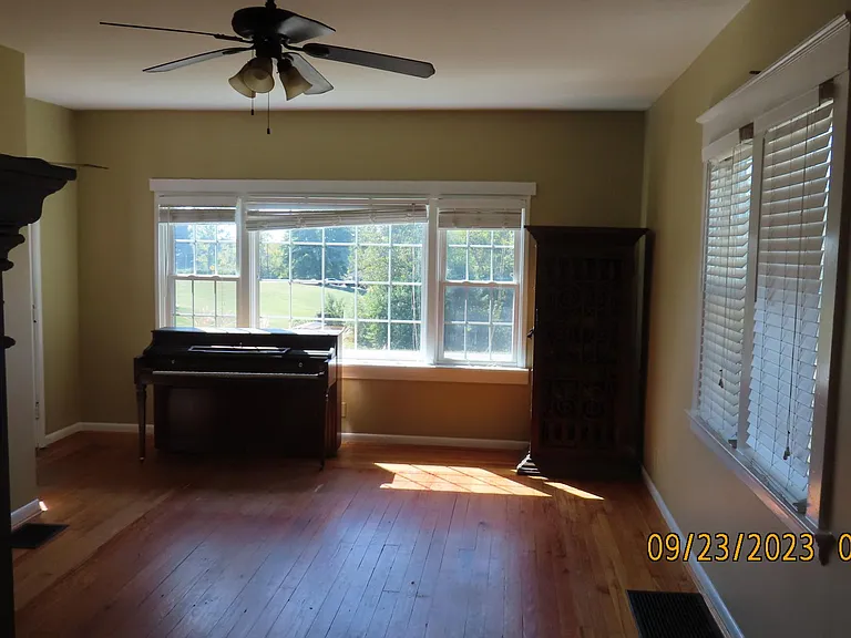 10501 Persimmon Grove Pike — Photo 8