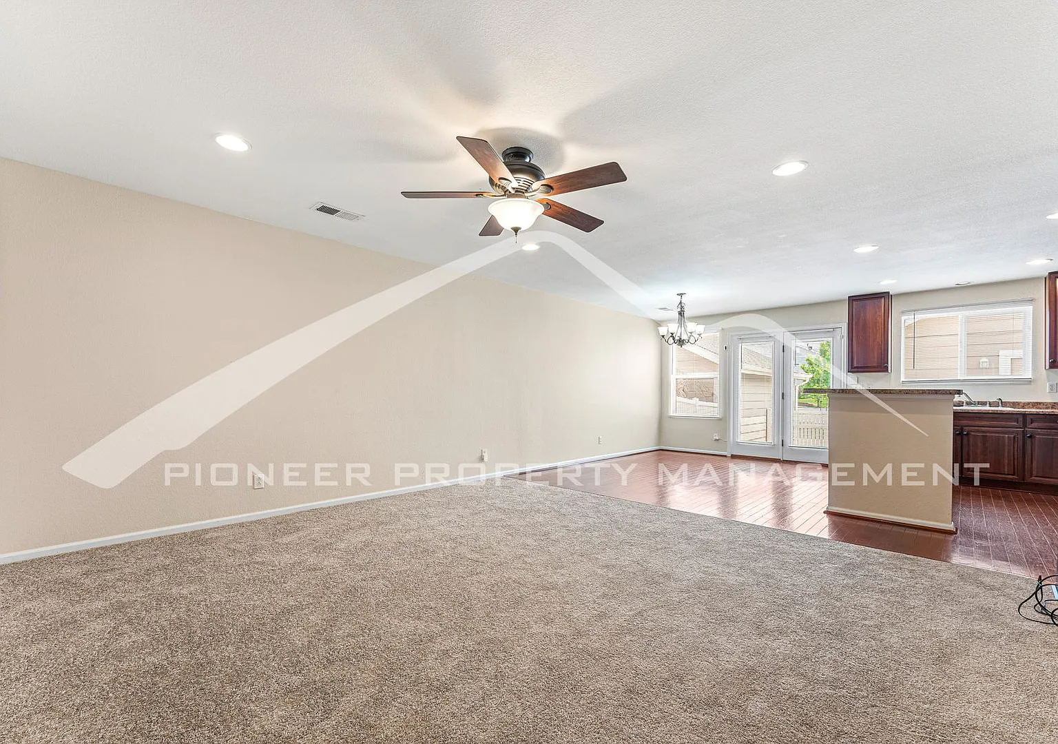 Charming Townhome with 1 Car Garage and Central A/C — Photo 3