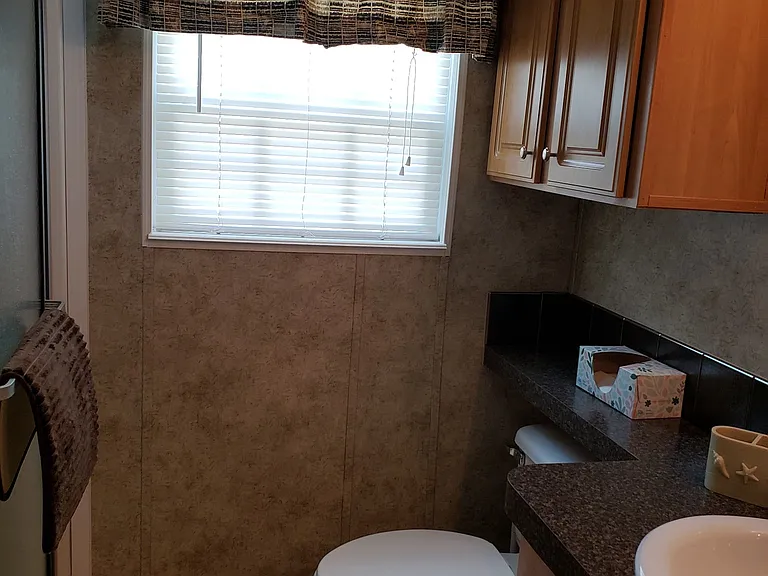 1300 N River Rd — Photo 5