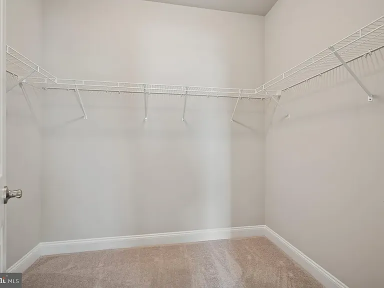 212 Foxhedge Rd — Photo 24
