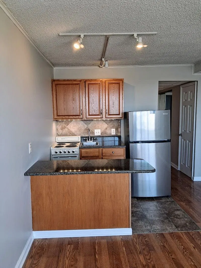 Fantastic deal on a great location! This studio/1bath is available for $1150/month — Photo 2