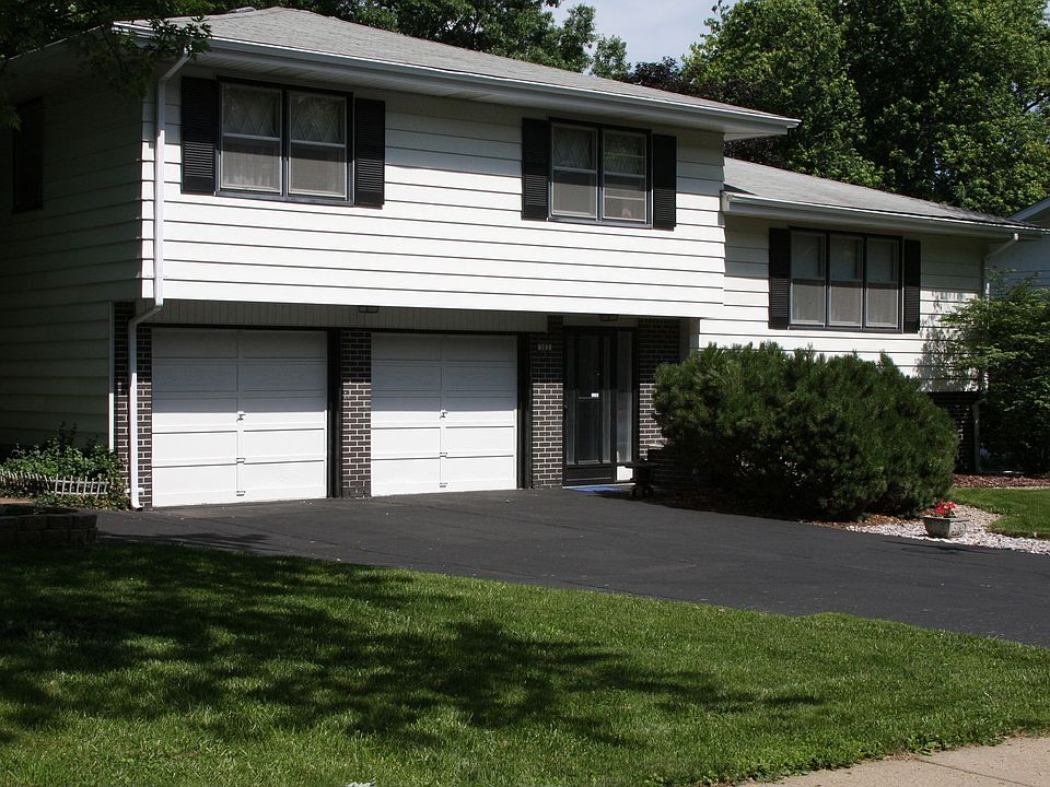 1st image of 303 Sherry Dr