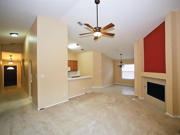 3rd image of 1543 Sleepy Hollow Dr