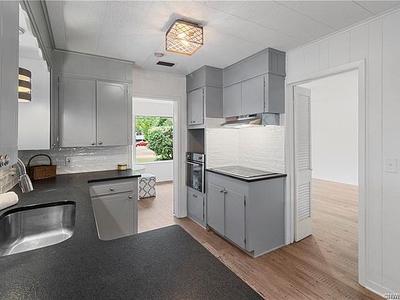 5th image of 3825 Truett Blvd